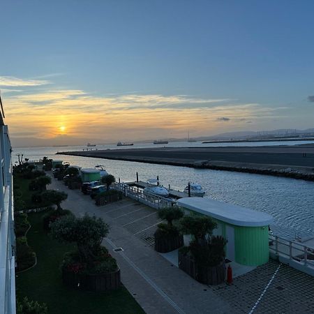 Marina Club Luxury Private Studio With Pool And Incredible Views ジブラルタル エクステリア 写真