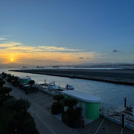 Marina Club Luxury Private Studio With Pool And Incredible Views ジブラルタル エクステリア 写真