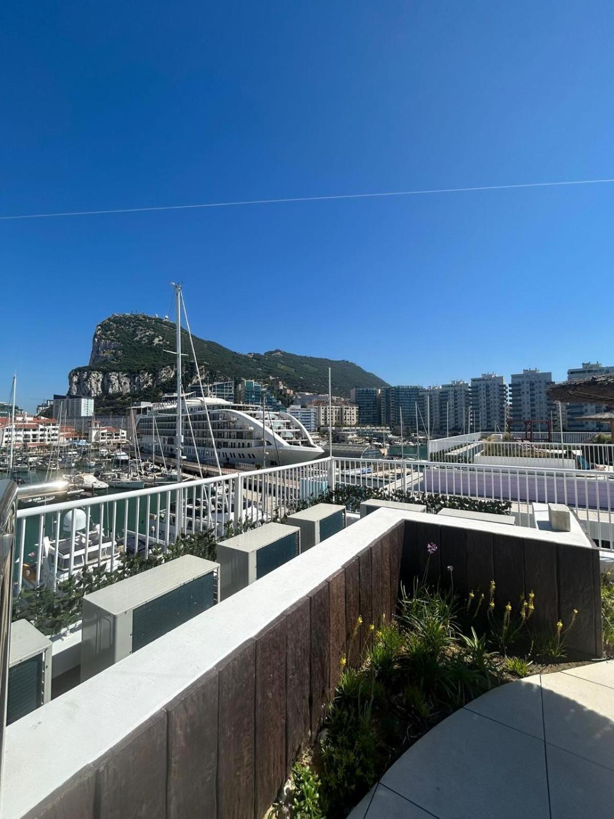 Marina Club Luxury Private Studio With Pool And Incredible Views ジブラルタル エクステリア 写真