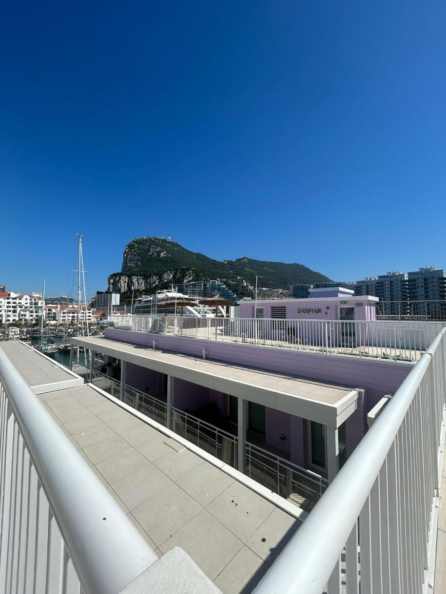 Marina Club Luxury Private Studio With Pool And Incredible Views ジブラルタル エクステリア 写真