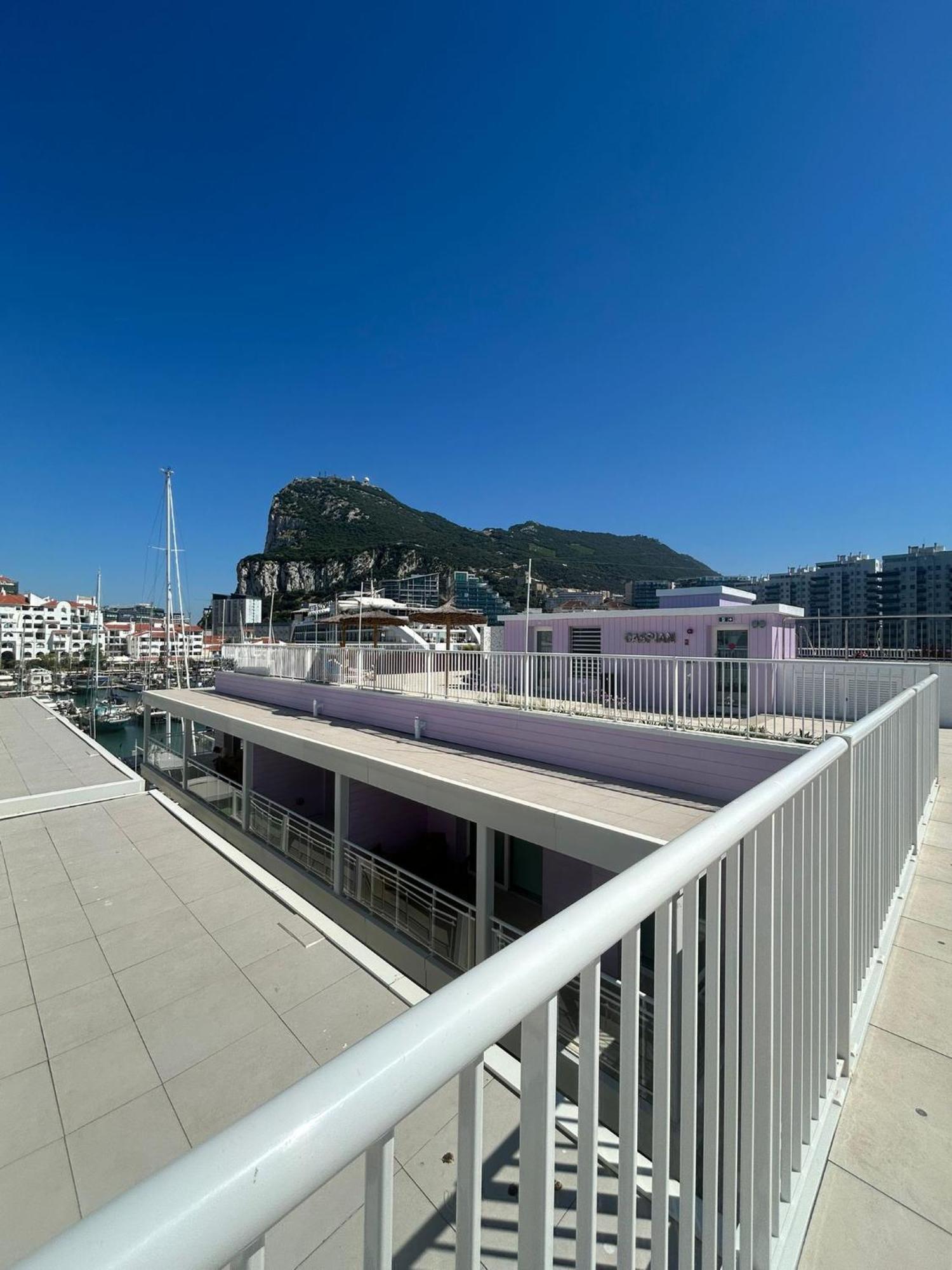 Marina Club Luxury Private Studio With Pool And Incredible Views ジブラルタル エクステリア 写真