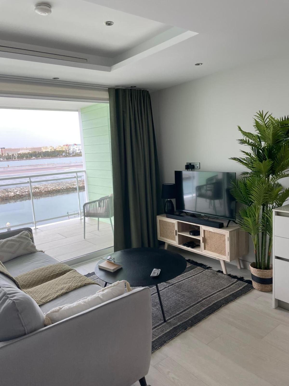 Marina Club Luxury Private Studio With Pool And Incredible Views ジブラルタル エクステリア 写真